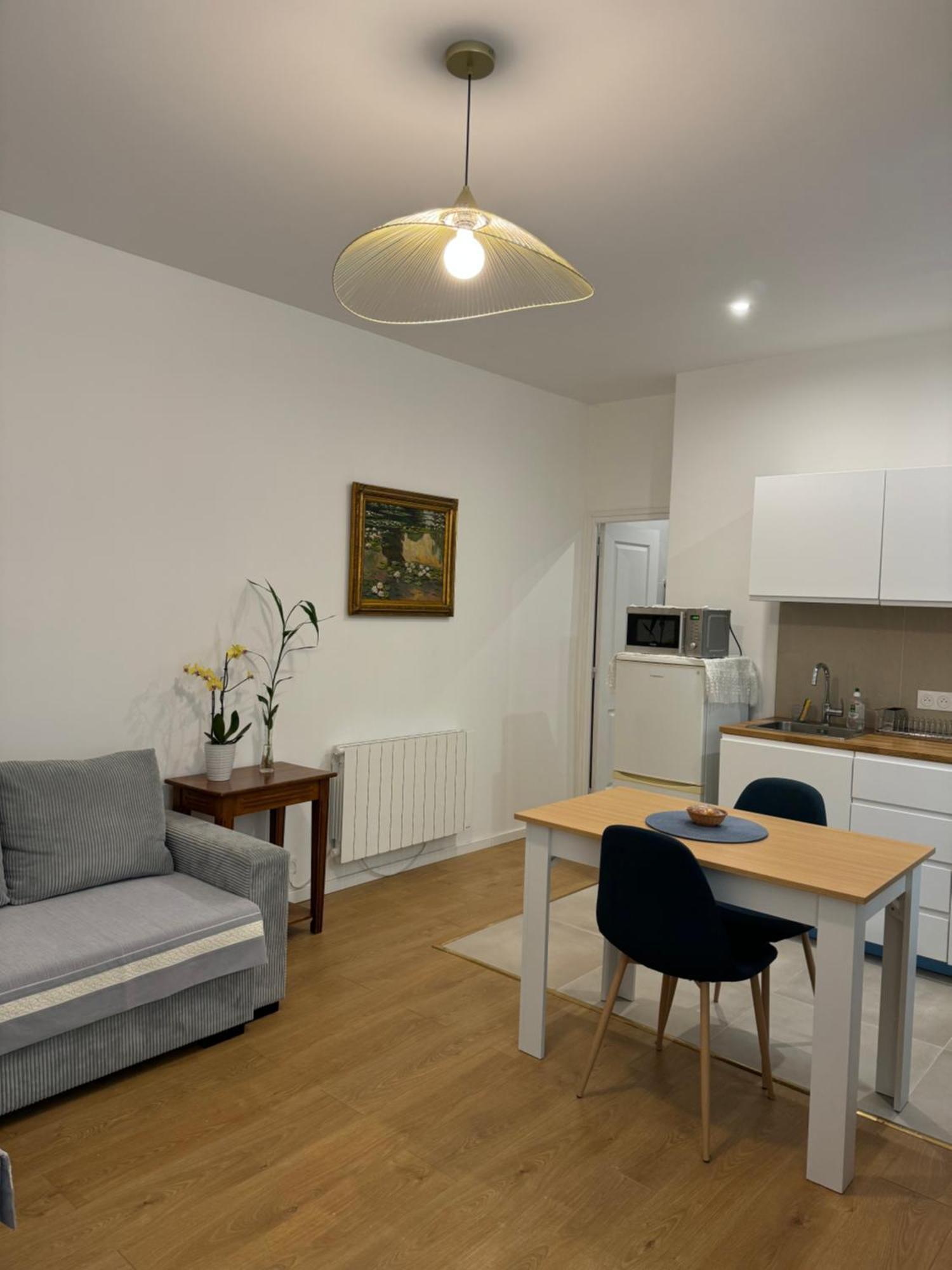 Appartement Meuble Tout Confort Chalon sur Saone Esterno foto