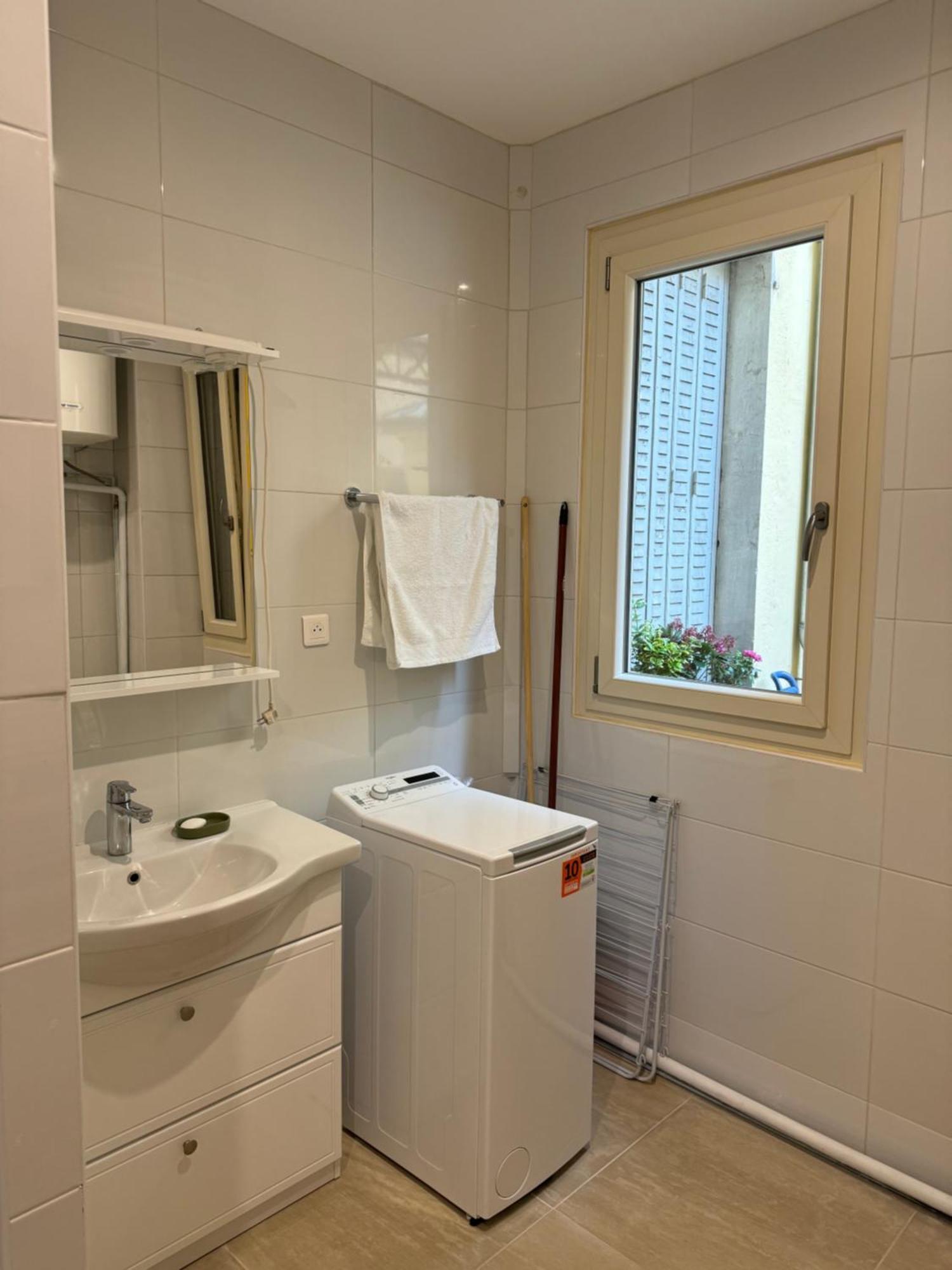 Appartement Meuble Tout Confort Chalon sur Saone Esterno foto