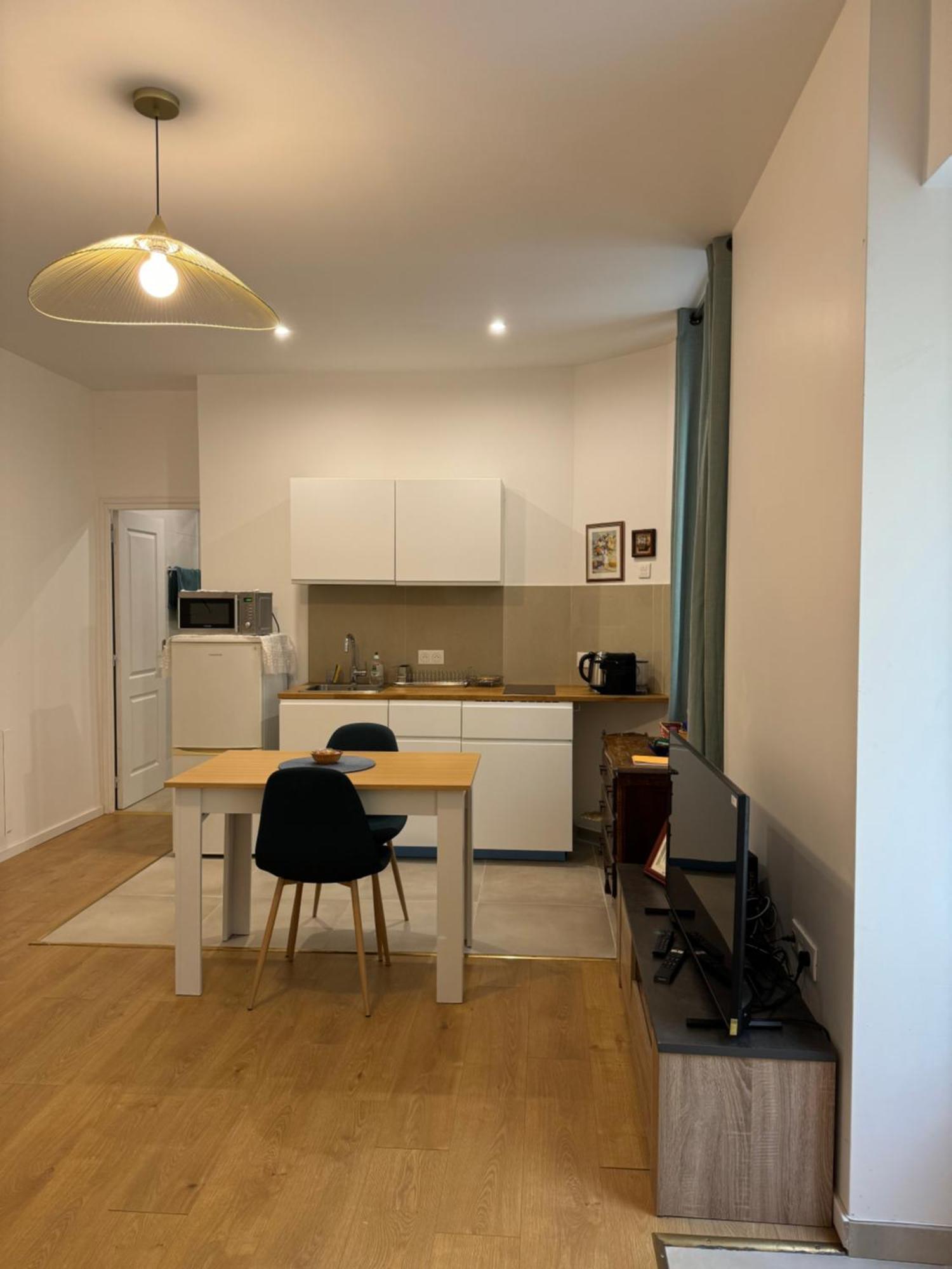 Appartement Meuble Tout Confort Chalon sur Saone Esterno foto